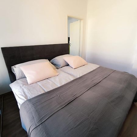 Pretty Apartment Next To Metro Station Vienna Luaran gambar