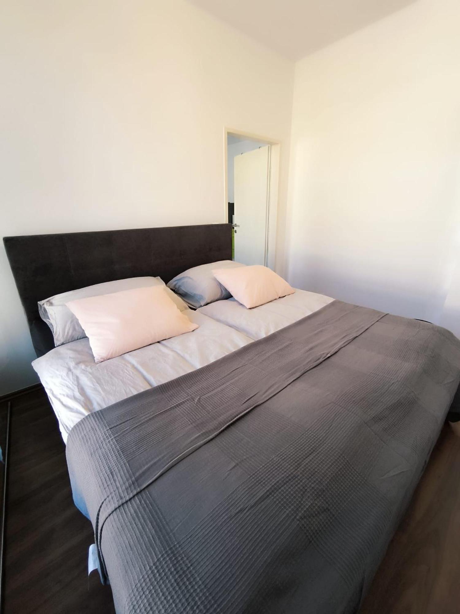 Pretty Apartment Next To Metro Station Vienna Luaran gambar